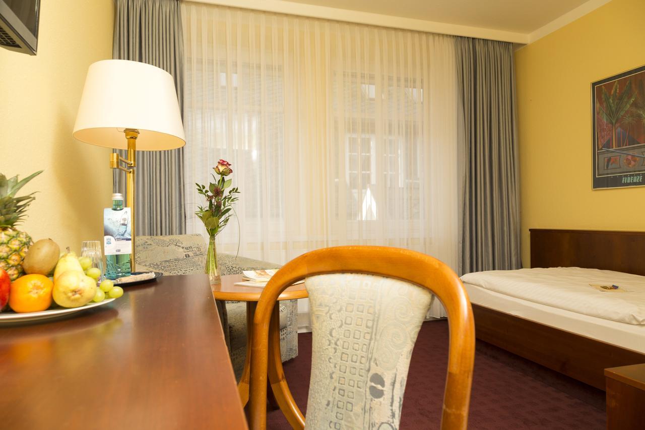 Ringhotel Residenz Wittmund Buitenkant foto