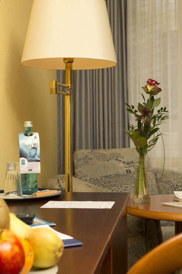 Ringhotel Residenz Wittmund Buitenkant foto
