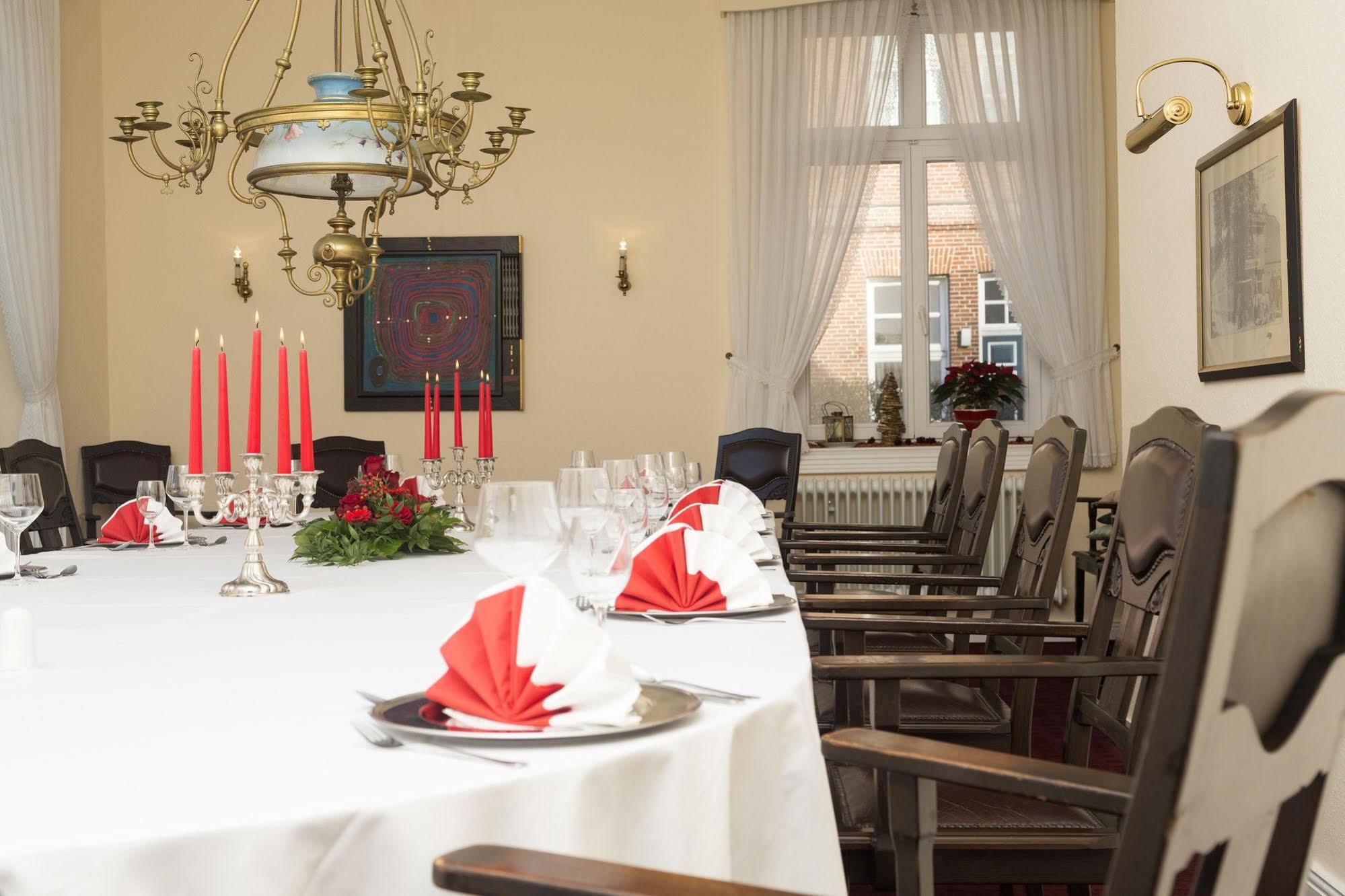 Ringhotel Residenz Wittmund Buitenkant foto